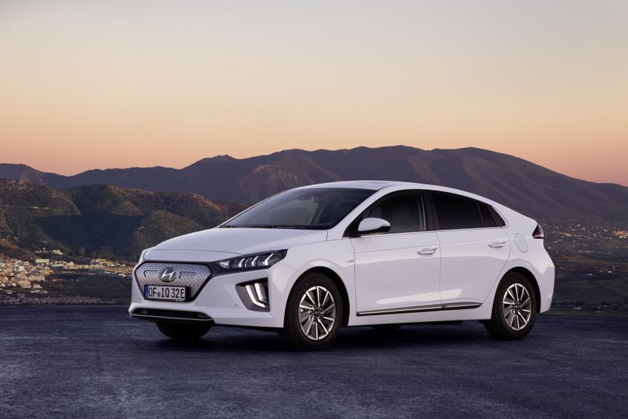  Hyundai IONIQ electric (AE) 2019 года  (WW) (фото 6 из 44)